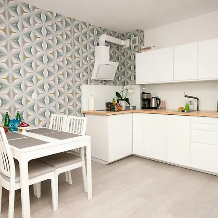 Apartment 28